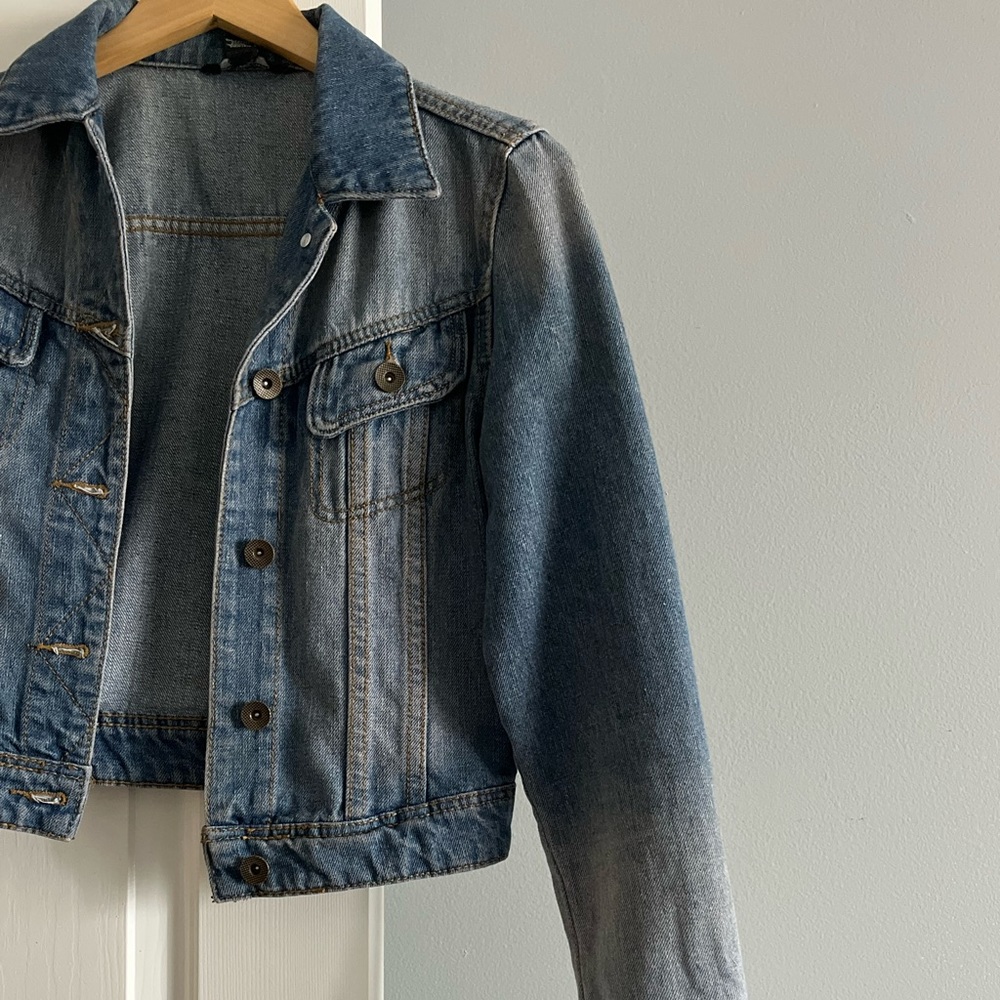 Cropped denim jacket
